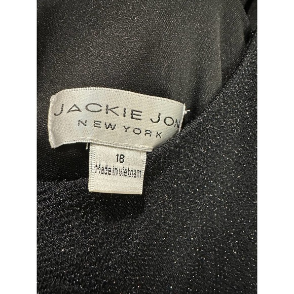 Elegant Black Mini Dress with Subtle Sparkle - Picture 6 of 12